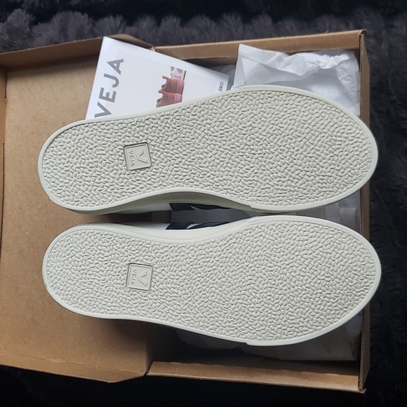 Veja Esplar Sneakers - Picture 10 of 12